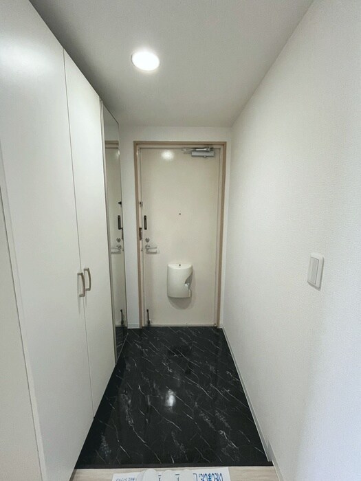 物件内観写真18　(玄関)