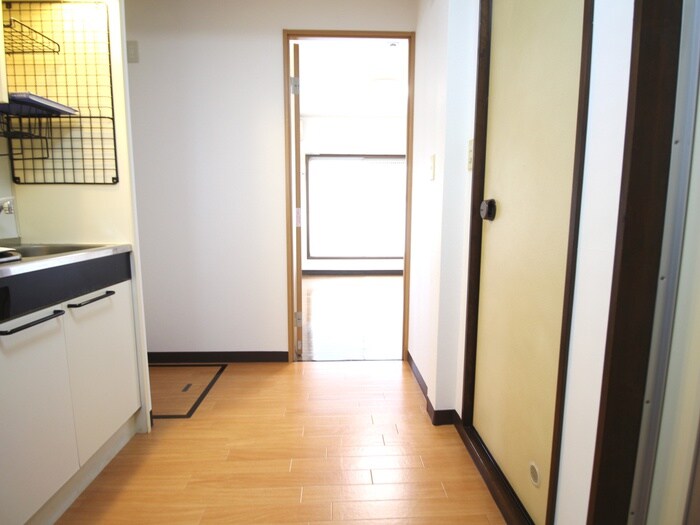 物件内観写真17　(廊下)