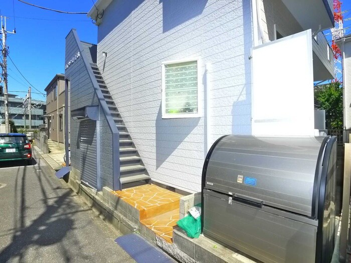 物件外観写真3　(エントランス部分)