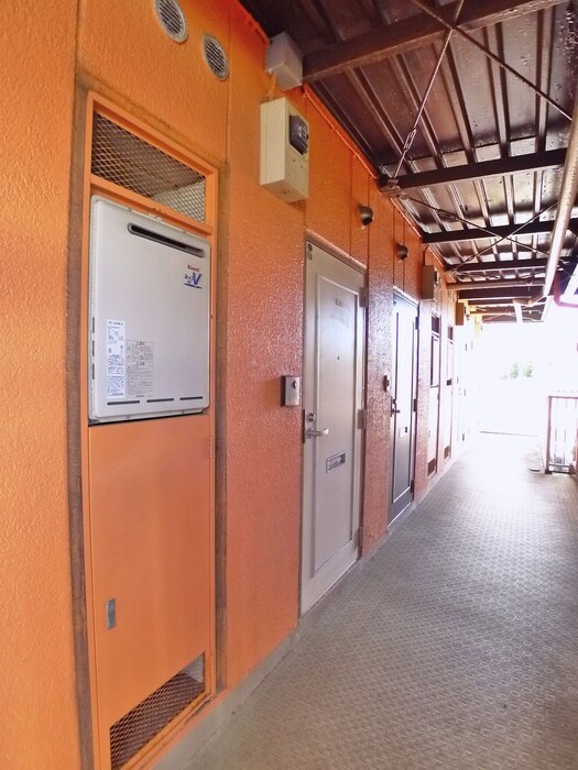 物件外観写真5　(エントランス部分)