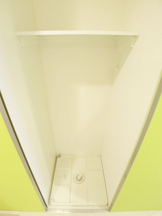 物件内観写真12　(洗濯機置場)