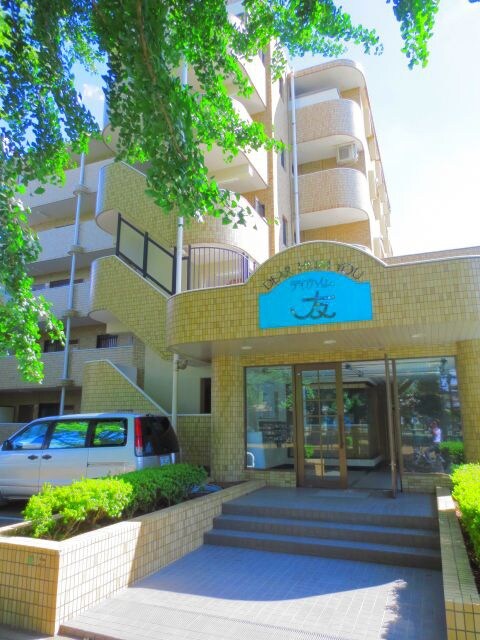 物件外観写真1　(エントランス部分)