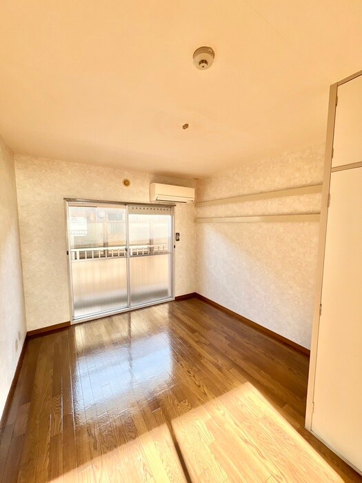 物件内観写真6　(居室)