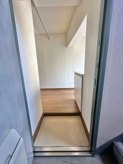 物件内観写真7　(玄関)