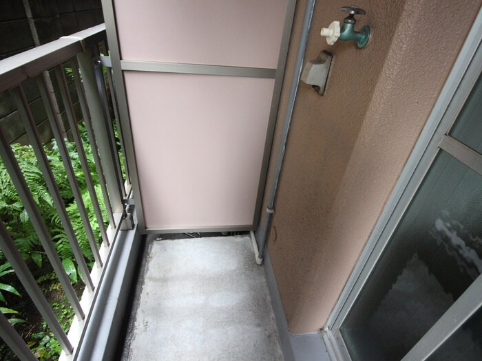 物件内観写真14　(洗濯機置場)