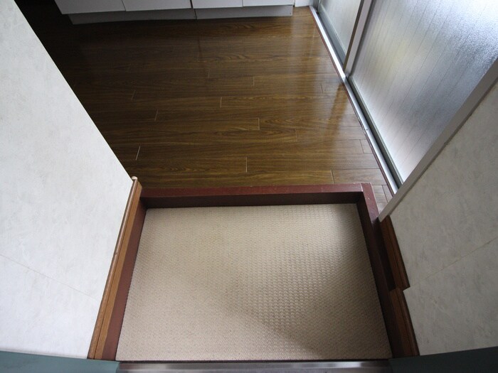 物件内観写真16　(玄関)