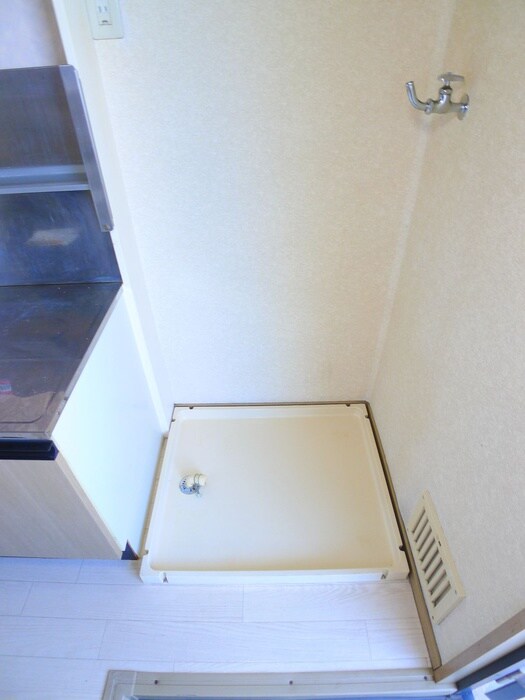 物件内観写真17　(洗濯機置場)