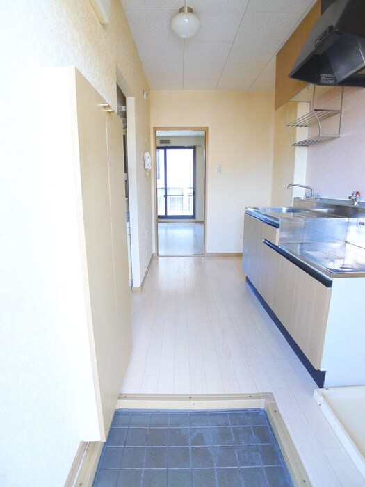 物件内観写真18　(玄関)