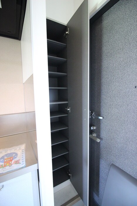 物件内観写真15　(靴箱)