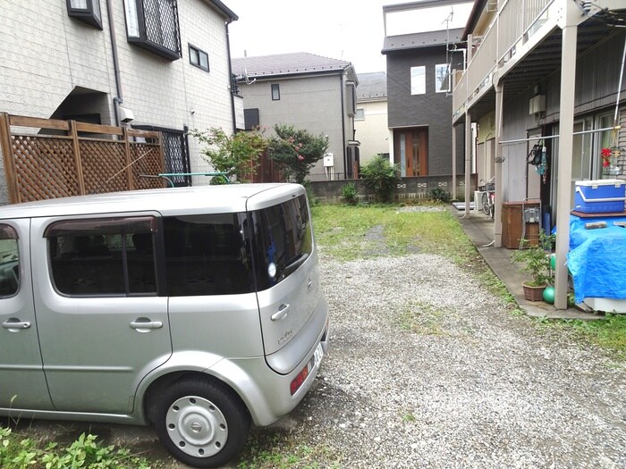 物件外観写真5　(駐車場)