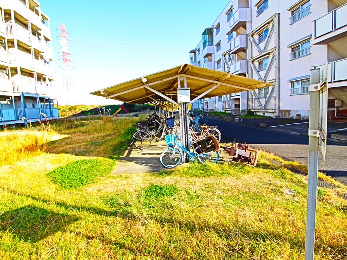 物件外観写真3　(駐輪場)