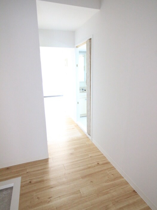 物件内観写真10　(廊下)