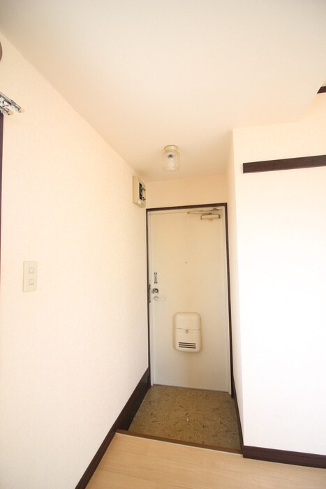 物件内観写真15　(玄関)