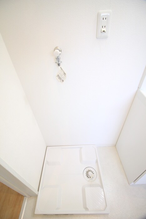 物件内観写真13　(洗濯機置場)