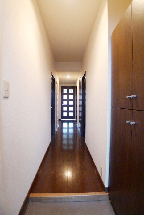 物件内観写真12　(玄関)