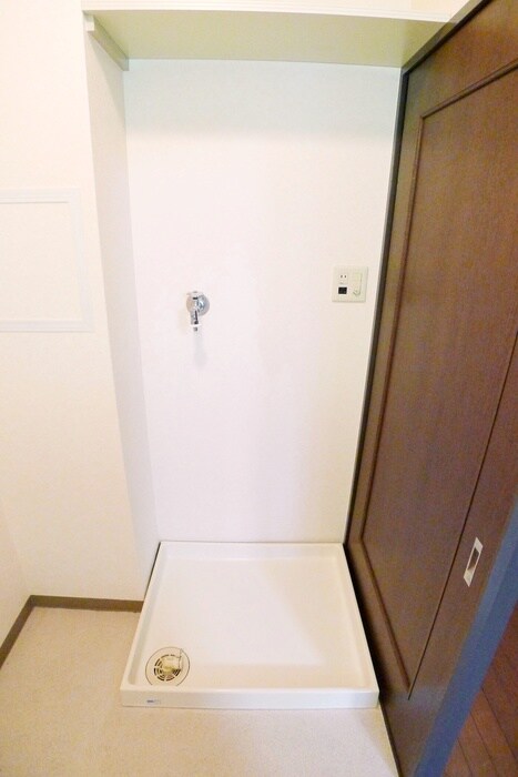 物件内観写真15　(洗濯機置場)