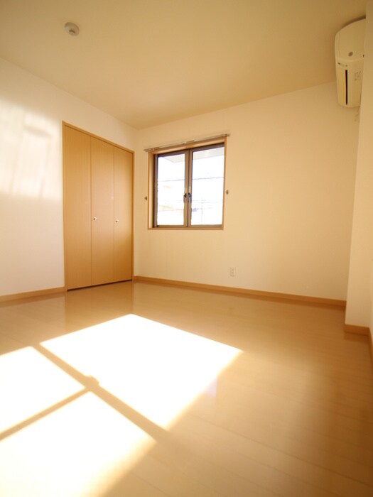 物件内観写真10　(居室)