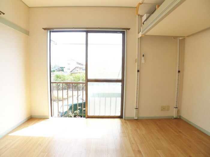 物件内観写真4　(居室)