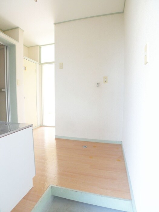 物件内観写真14　(廊下)