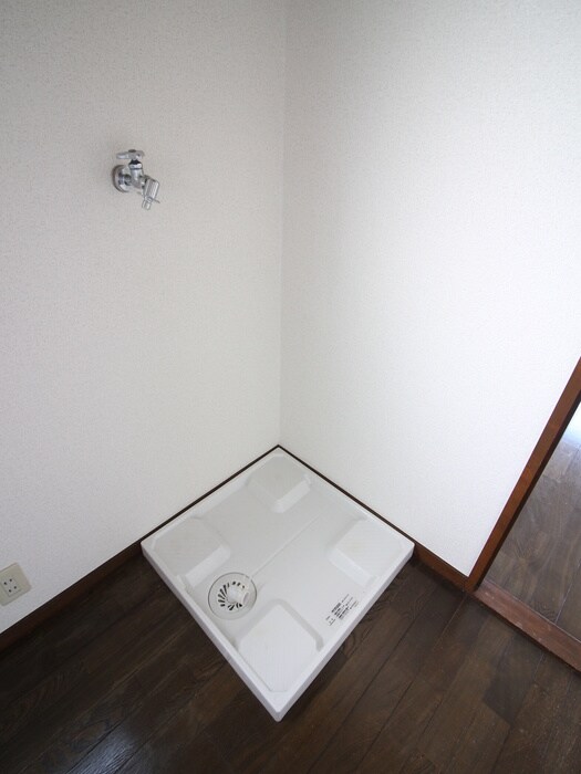 物件内観写真14　(洗濯機置場)