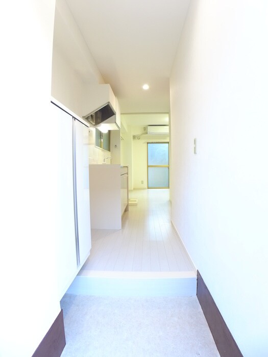 物件内観写真7　(玄関)