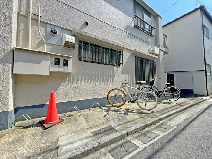 物件外観写真3　(駐輪場)