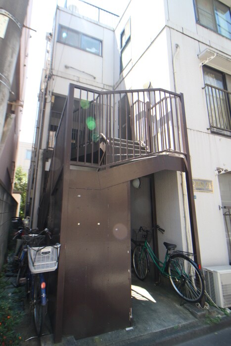 物件外観写真4　(エントランス部分)