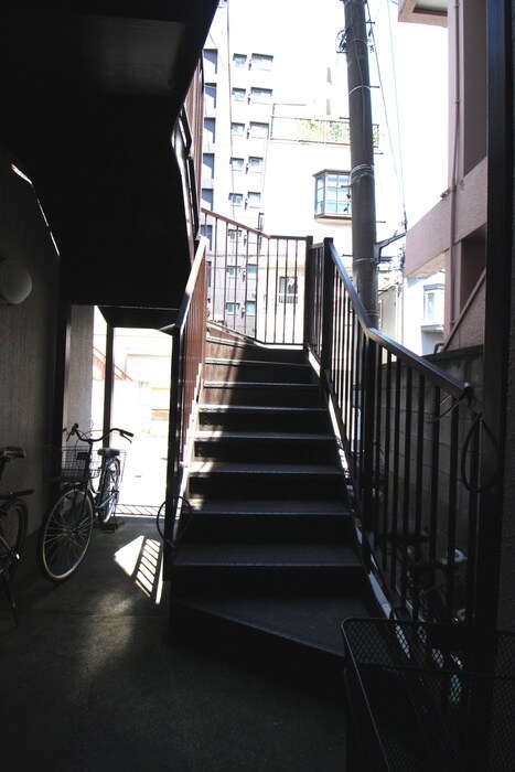 物件外観写真5　(エントランス部分)