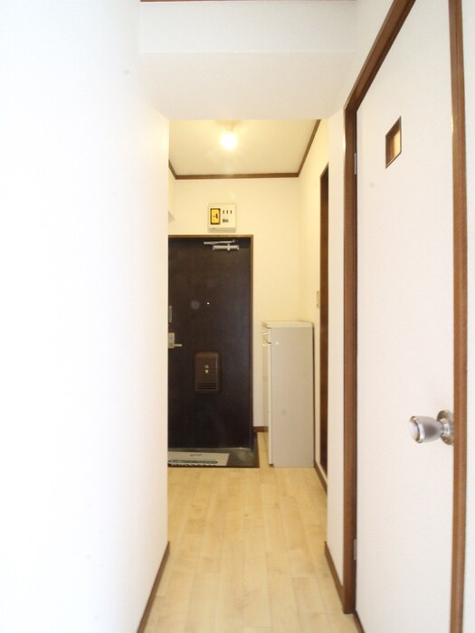 物件内観写真14　(廊下)