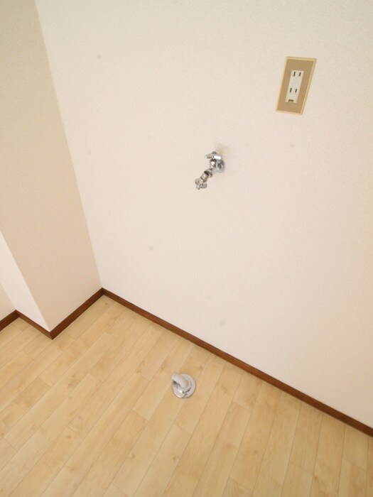 物件内観写真17　(洗濯機置場)