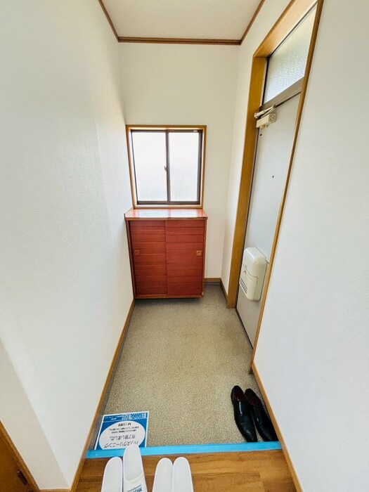 物件内観写真16　(玄関)