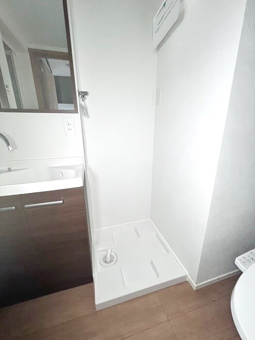 物件内観写真12　(洗濯機置場)