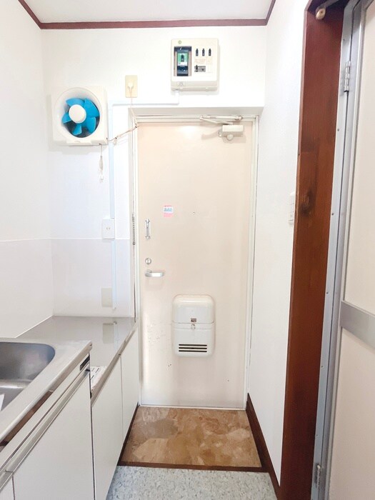 物件内観写真17　(玄関)