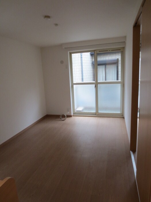 物件内観写真9　(室内からの展望)