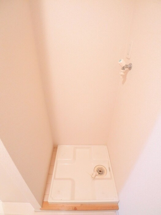 物件内観写真18　(洗濯機置場)