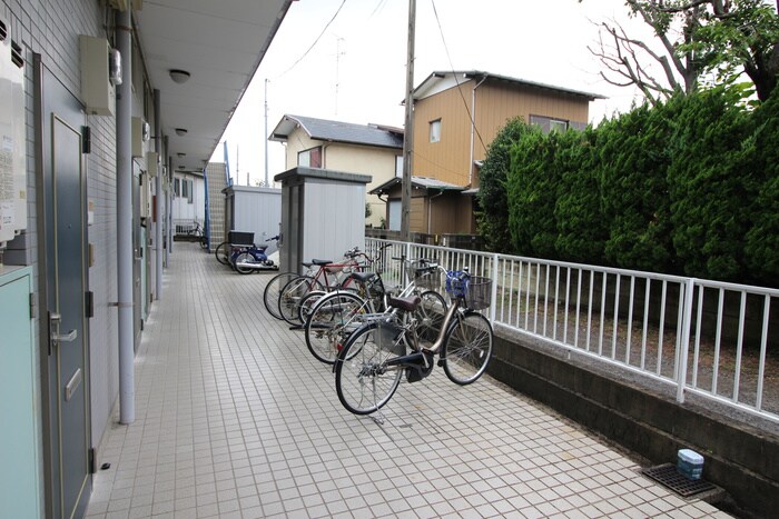 物件外観写真4　(駐輪場)