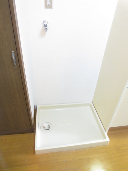 物件内観写真18　(洗濯機置場)