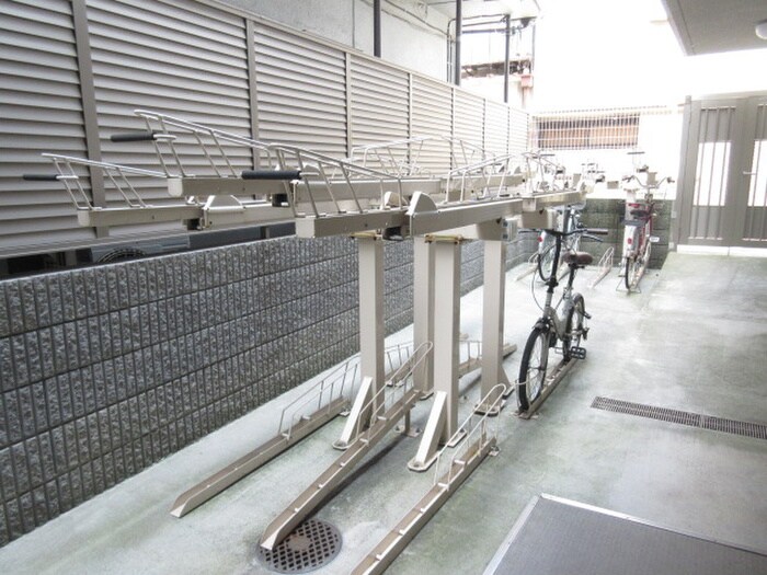 物件外観写真6　(駐輪場)