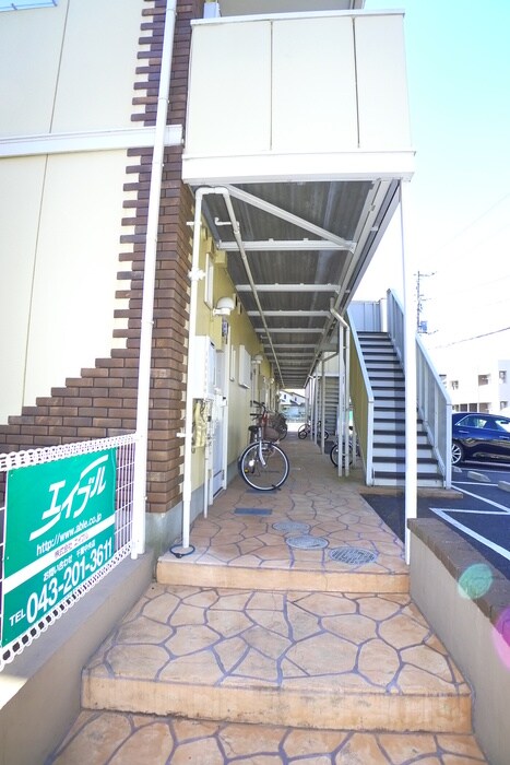 物件外観写真3　(エントランス部分)