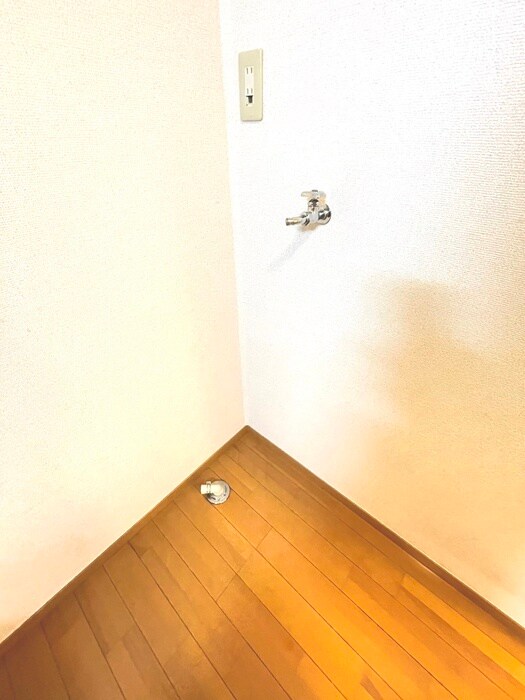 物件内観写真13　(洗濯機置場)