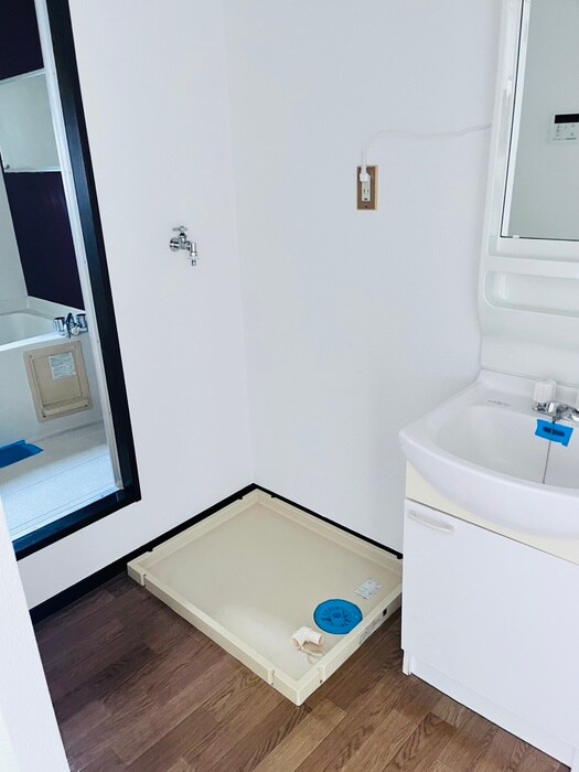 物件内観写真15　(洗濯機置場)