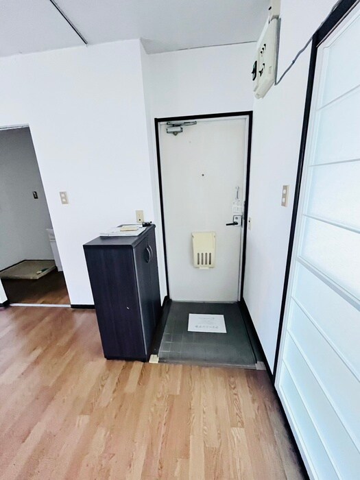 物件内観写真17　(玄関)