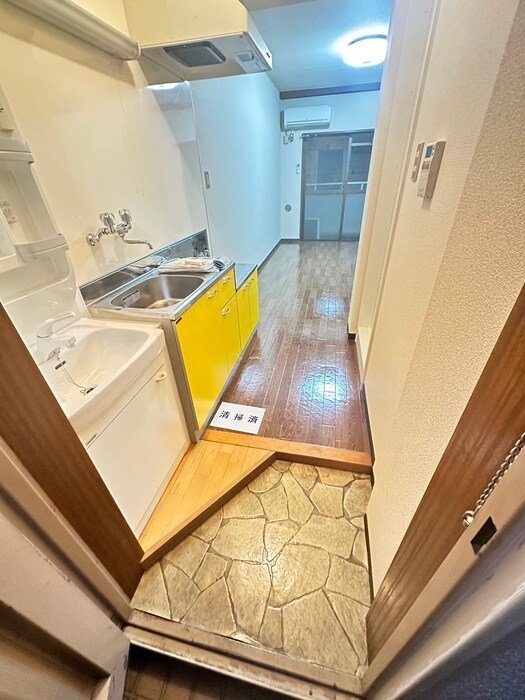 物件内観写真15　(玄関)