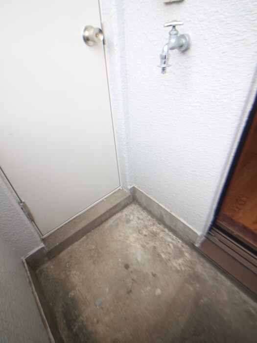 物件内観写真16　(洗濯機置場)