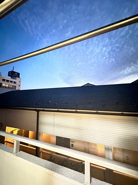 物件内観写真20　(室内からの展望)