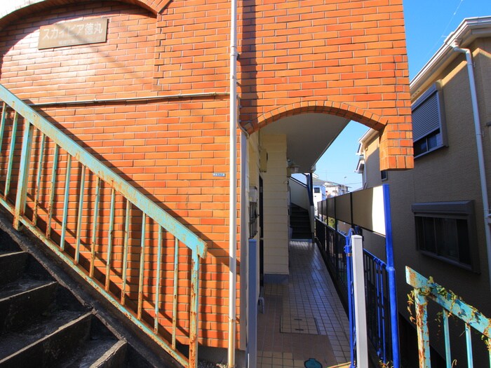 物件外観写真5　(エントランス部分)