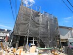 建築中