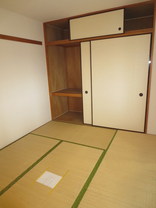 物件内観写真8　(居室)