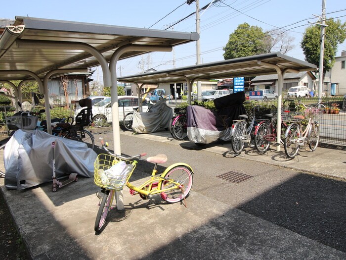 物件外観写真3　(駐輪場)