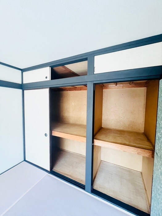 物件内観写真12　(収納)